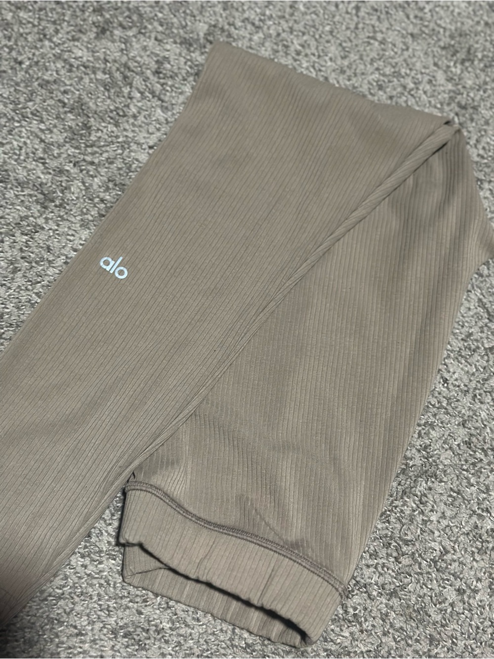 ALO Yoga Ribbed Leggings in Taupe - Picture 5 of 6